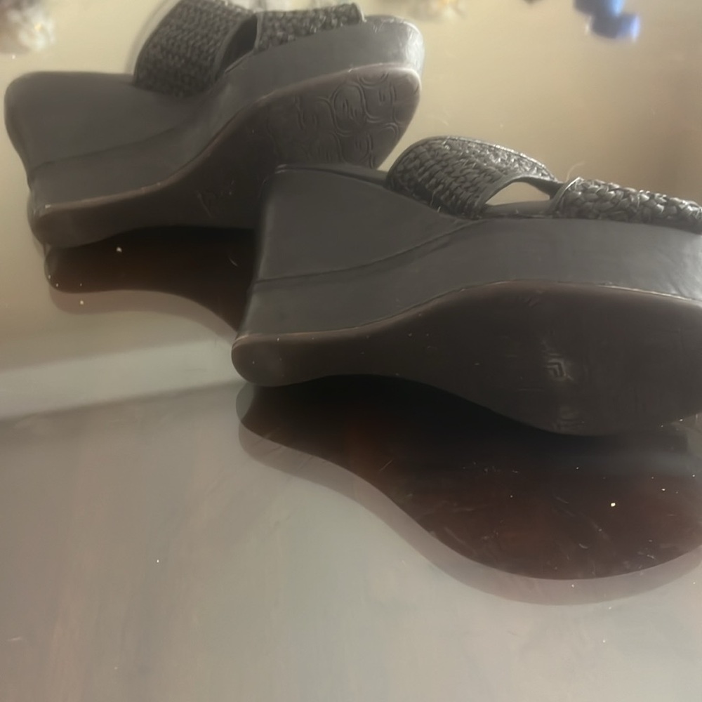 Ugg Slides - image 4